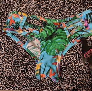 Cleo the Hurricane S skanky hot pants